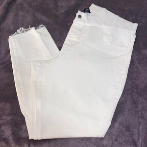 Women's Size 2XL Mid-Rise Frayed Edge Denim Leggings. Washed but never worn. EUC